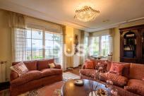 Chalet en venta de 326 m en Calle las Alondras, 33013 Oviedo (Asturias)