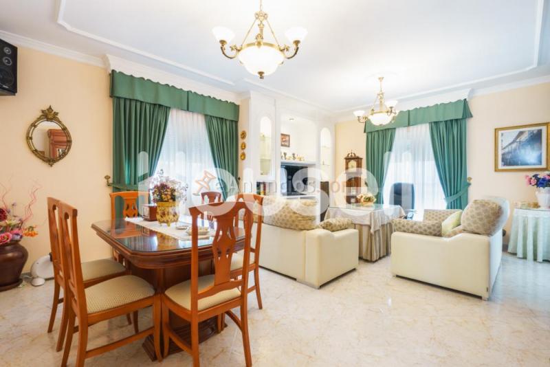 Chalet en venta de 424 m en Calle Lucano, 41400 Écija (Sevilla)