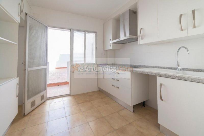 PISO MUY LUMINOSO CON TERRAZA DE 55 M2