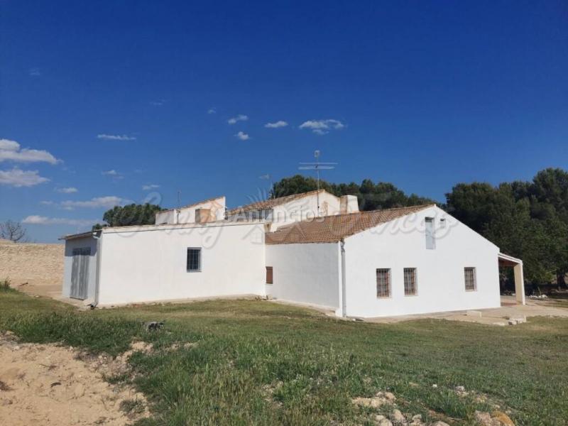 Casa de campo-Masía en Venta en Yecla Murcia