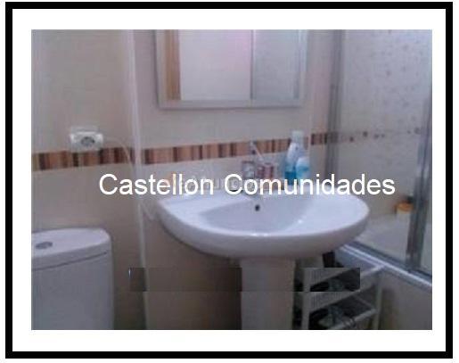 Chalet-Pareado  Casco urbano  Garaje y piscina