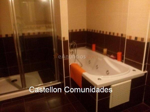 Chalet-Pareado  Casco urbano  Garaje y piscina