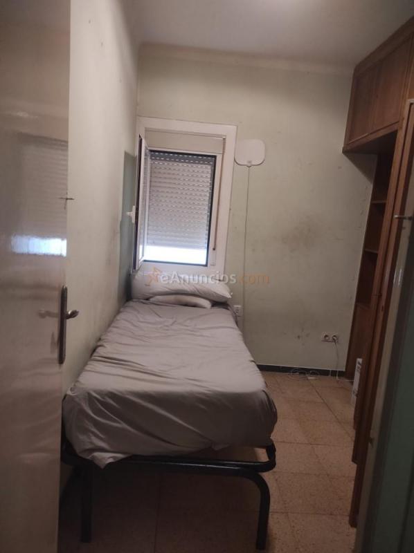 Alquilo habitación en Terrassa bien comunicada