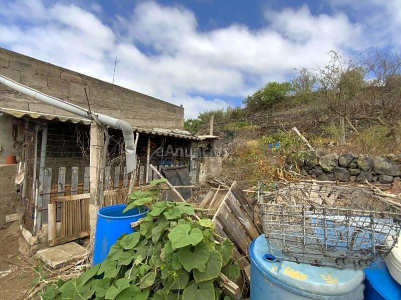 Se vende casa rural con finca