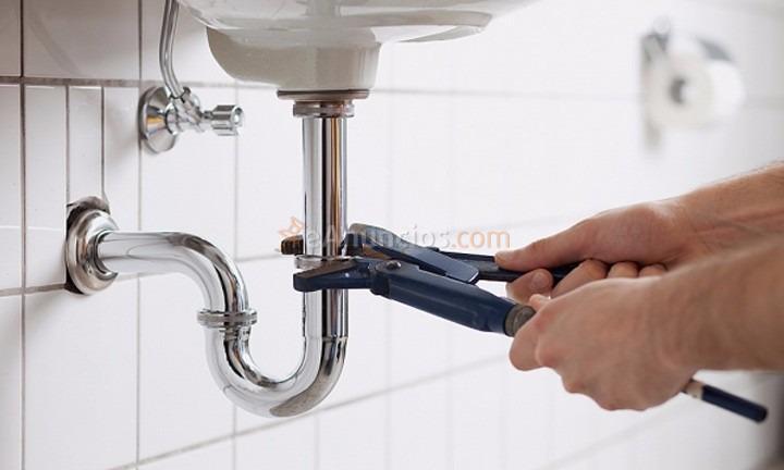 Desatoros y fontanería