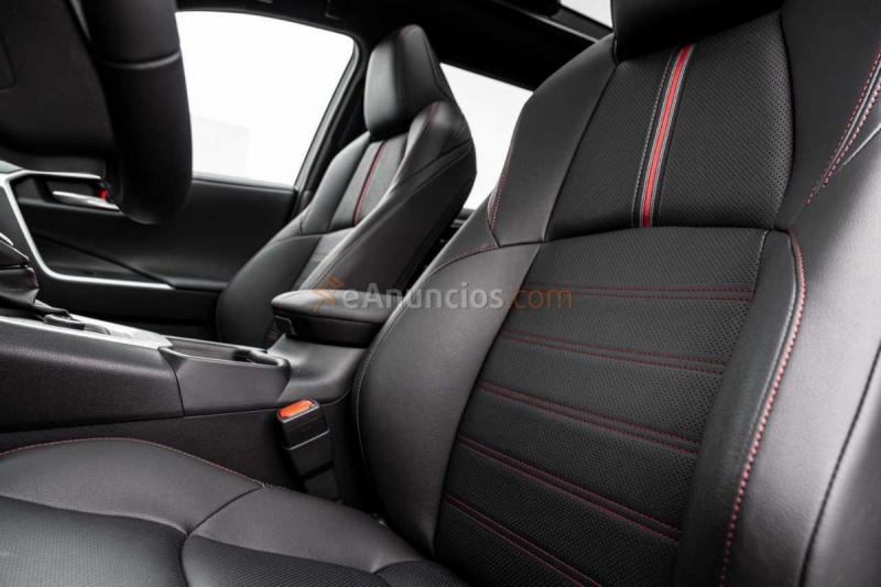 Toyota Rav4 PLUG-IN STYLE PLUS 