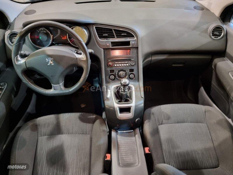 Peugeot 5008 1.6HDI FAP STYLE 115 7PL. de 2013 con 152.522 Km por 8.000 EUR. en Madrid