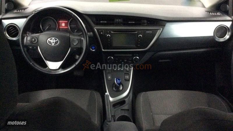 Toyota Auris TOURING SPORTS HYBRID ACTIVE de 2010 con 153.353 Km por 12.500 EUR. en Madrid