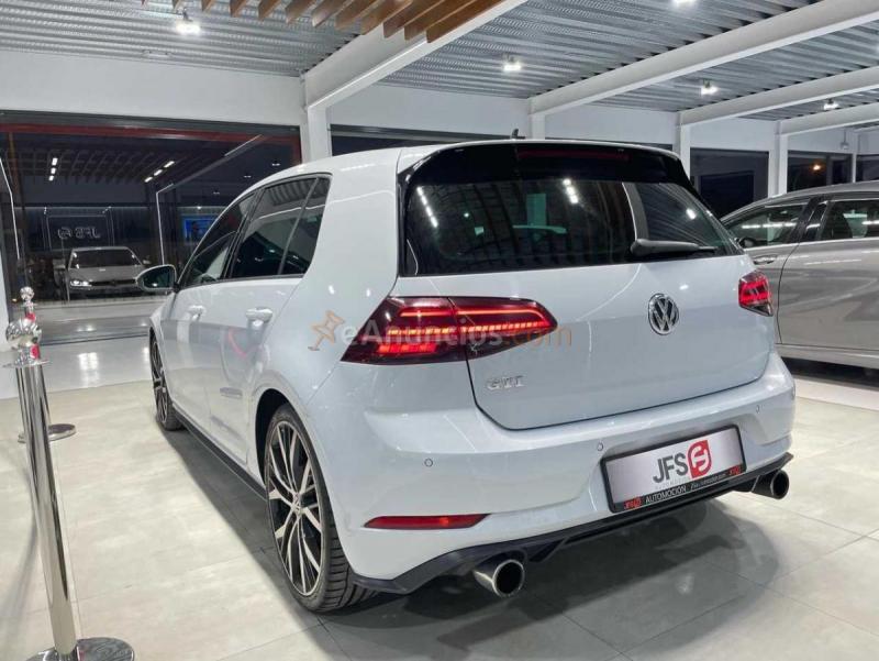 Volkswagen Golf GTI 