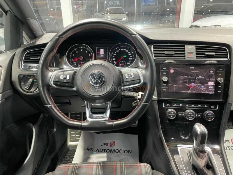 Volkswagen Golf GTI 