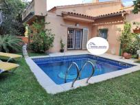 Casa-Chalet en Venta en Escala, L Girona