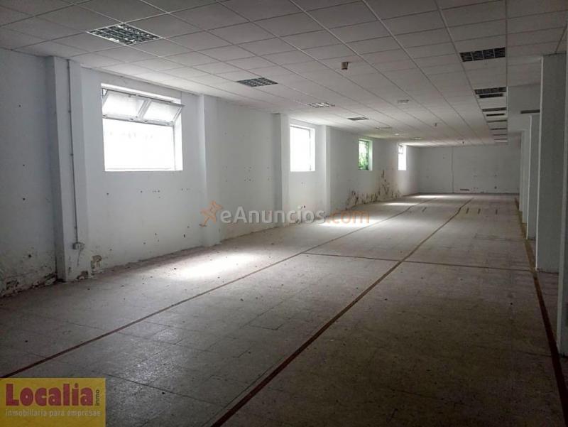 Amplio local comercial en Torrelavega