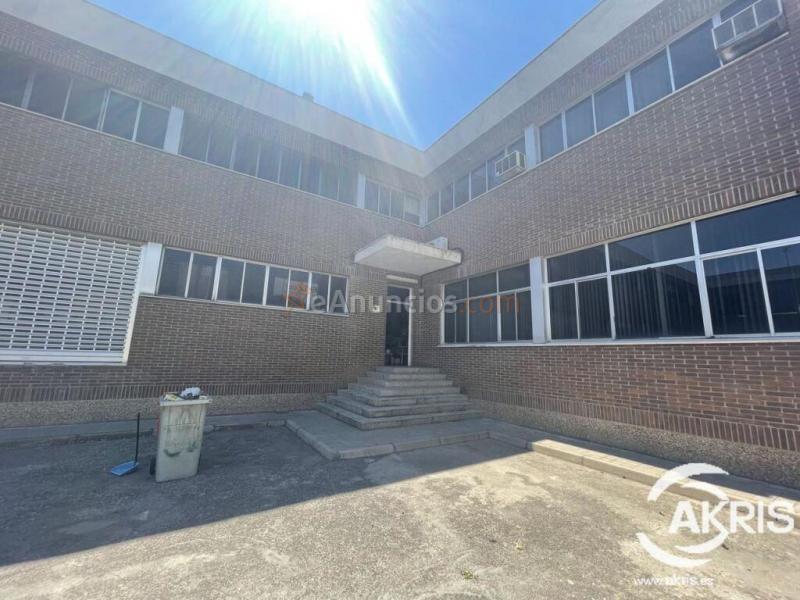 Nave Industrial en venta en Leganés de 2541 m2