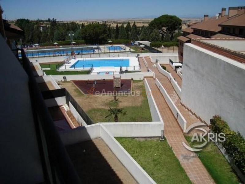 Local multiusos en venta en Olias