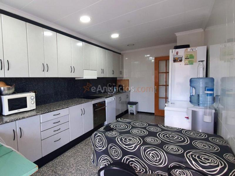 PISO CON GRAN TERRAZA, AMPLIO GARAJE Y LOCAL EN SANT VICEN DE CASTELLET.