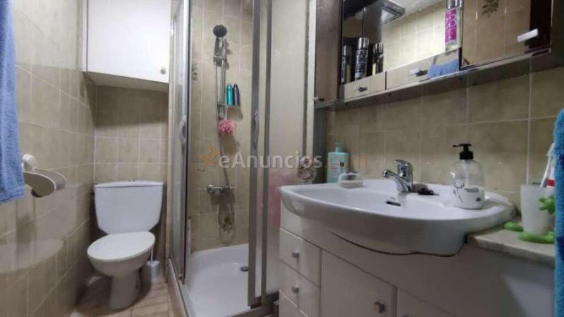 EDIFICIO Y CASA UNIFAMILAR EN VENTA EN ZONA VALLDAURA DE MANRESA.
