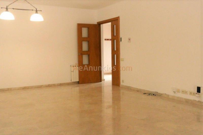 Casa-Chalet en Venta en Vallirana Barcelona