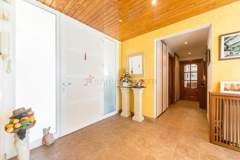 Espectacular casa de estilo rústico en una planta