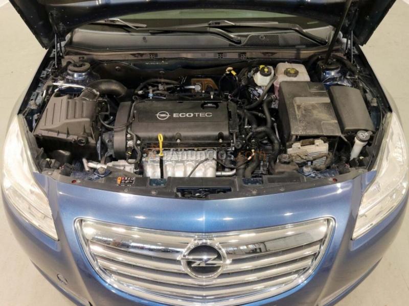 Opel Insignia  1.8 16v Essentia 