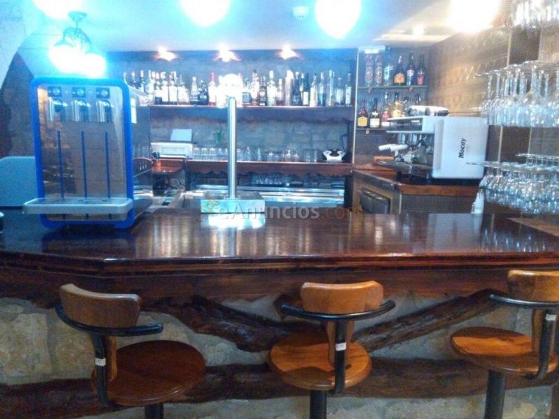 Complejo rural de restaurante y tres viviendas