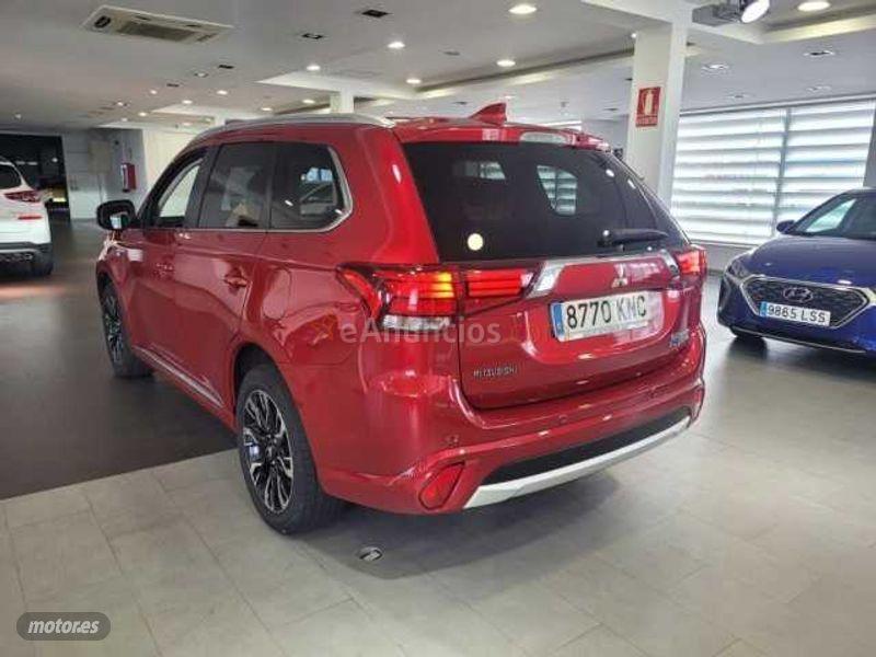 Mitsubishi Outlander Outlander PHEV Motion 4WD de 2018 con 43.000 Km por 27.990 EUR. en Madrid