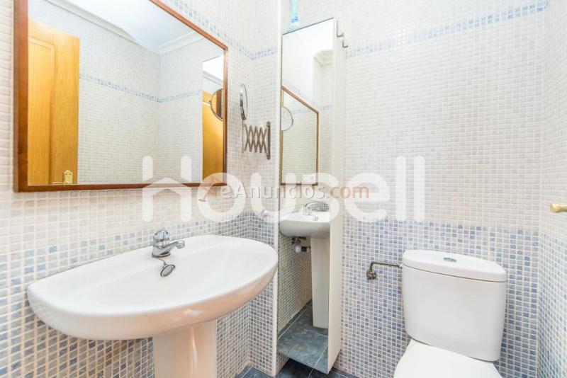 Piso en venta de 108 m en Avenida Antibióticos, 24009 León.