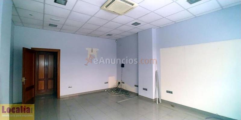 Amplio local para tus oficinas en el centro de Torrelavega