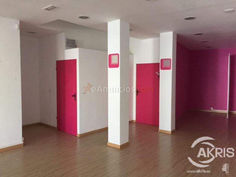 LOCAL COMERCIAL DE 94 M2 EN BUEN ESTADO DE CONSERVACION