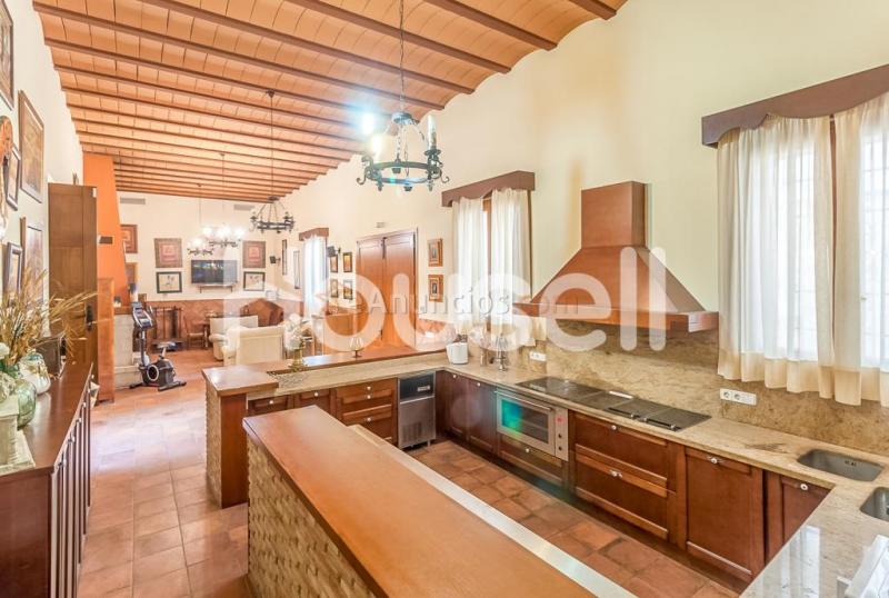 Casa en venta de 885  m en Plaza De la Constitución, 23538 Albanchez de Mágina (Jaén)