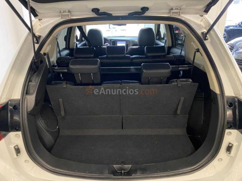 Mitsubishi Outlander 220D AUTO KAITEKI AWD 7 PLAZAS 