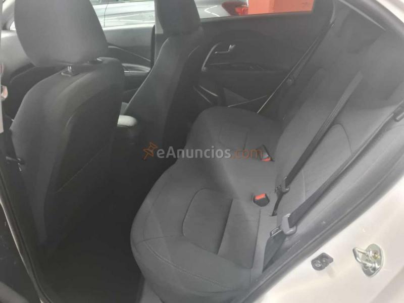 Kia Rio EMOTION GASOLINA 84 cv 