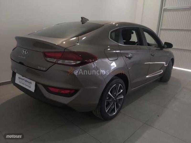 Hyundai i30 TGDI 1.0 120CV 48V TECNO de 2021 con 2.974 Km por 24.990 EUR. en Huelva