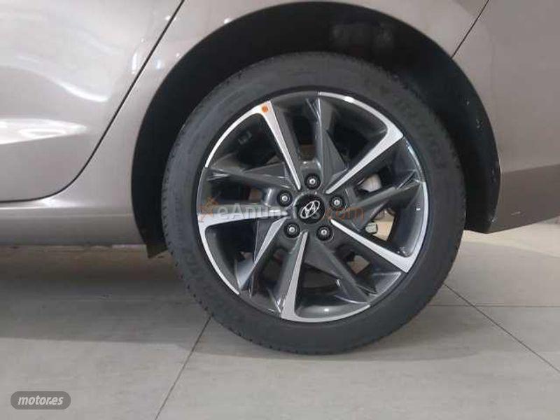 Hyundai i30 TGDI 1.0 120CV 48V TECNO de 2021 con 2.974 Km por 24.990 EUR. en Huelva