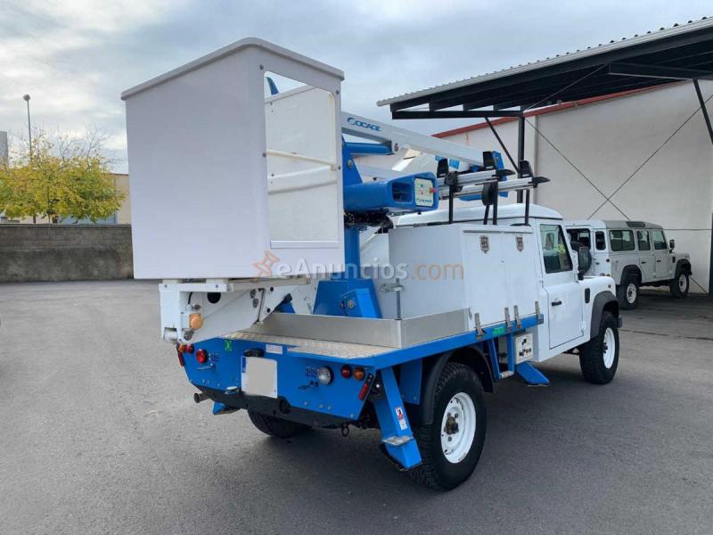 Land-Rover Defender 130 TD4 CESTA ELEVADORA 