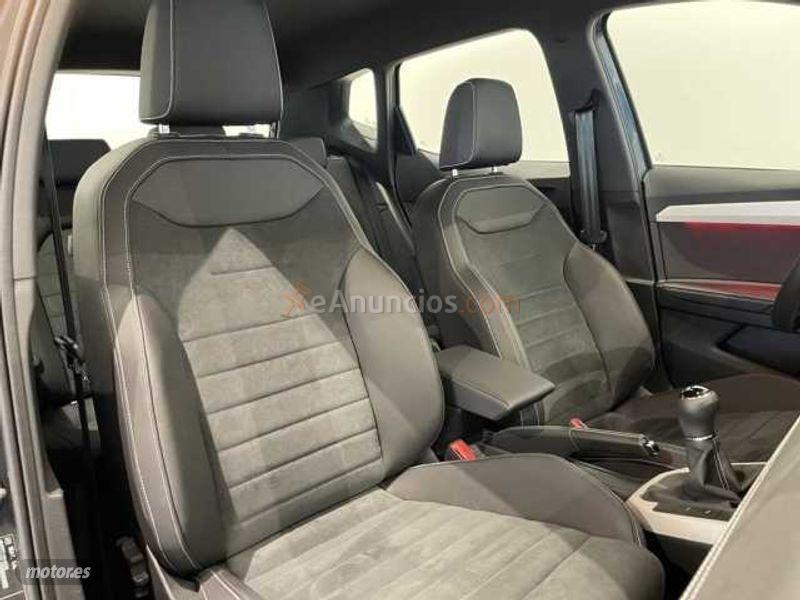 Seat Arona 1.0 TSI Ecomotive S&S Xcellence 115 de 2018 con 5.000 Km por 19.900 EUR. en Barcelona