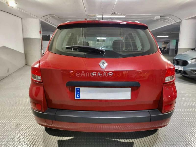 Renault Clio Grand Tour RESERVADO1.2 Aunthentique 75cv. Impecable . 