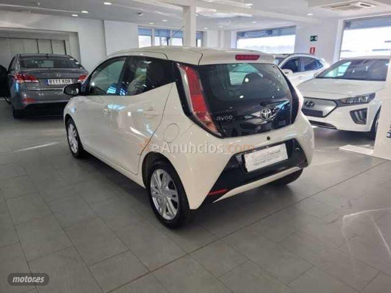 Toyota Aygo 1.0 VVT-i x-play de 2018 con 50.495 Km por 8.500 EUR. en Madrid
