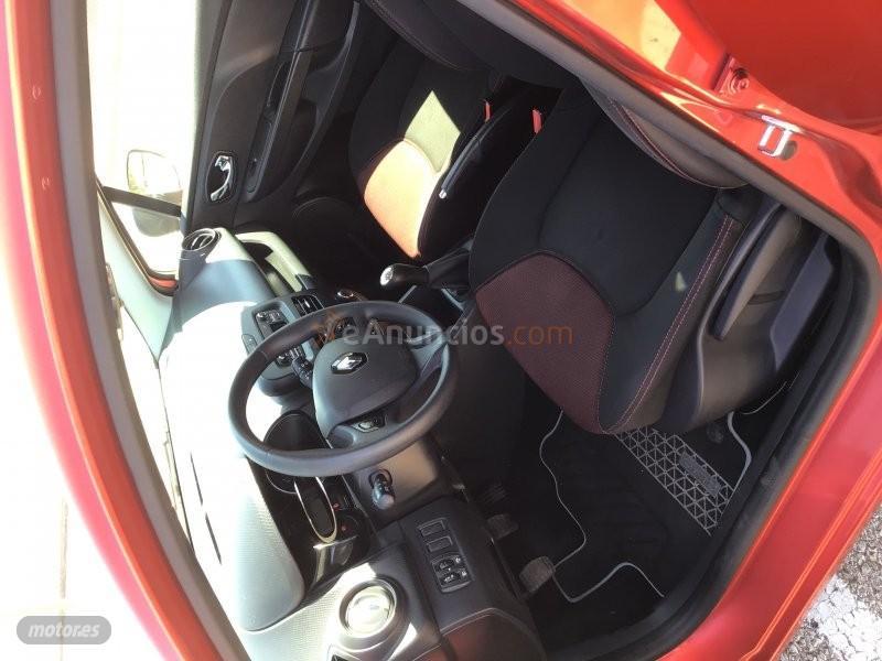 Renault Clio Authentique  1.2  16v 75CV de 2013 con 46.600 Km por 7.800 EUR. en Ciudad Real