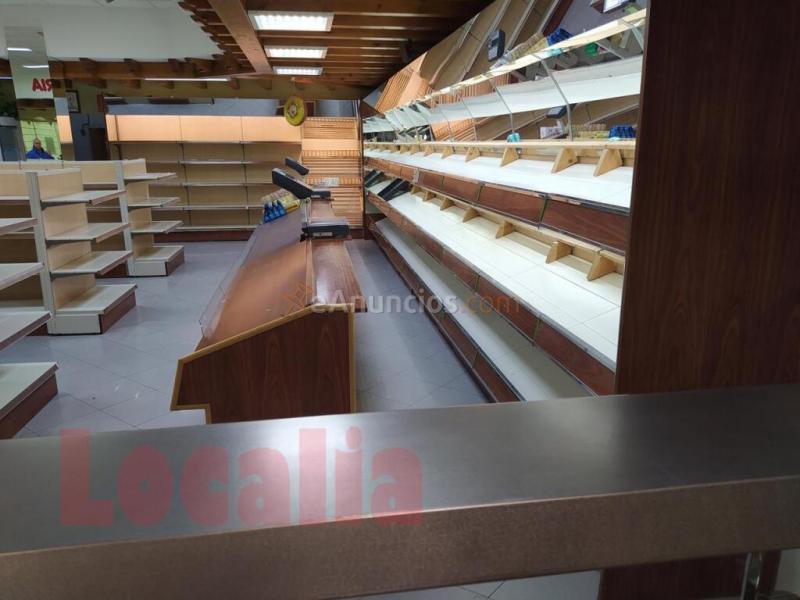 Tienda de alimentación o mercado en Torrelavega