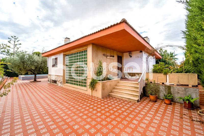 Chalet en venta de 210 m en Calle Faisanes, 03111 Busot (Alacant)