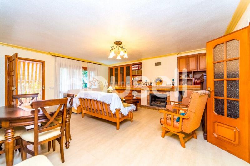 Chalet en venta de 210 m en Calle Faisanes, 03111 Busot (Alacant)