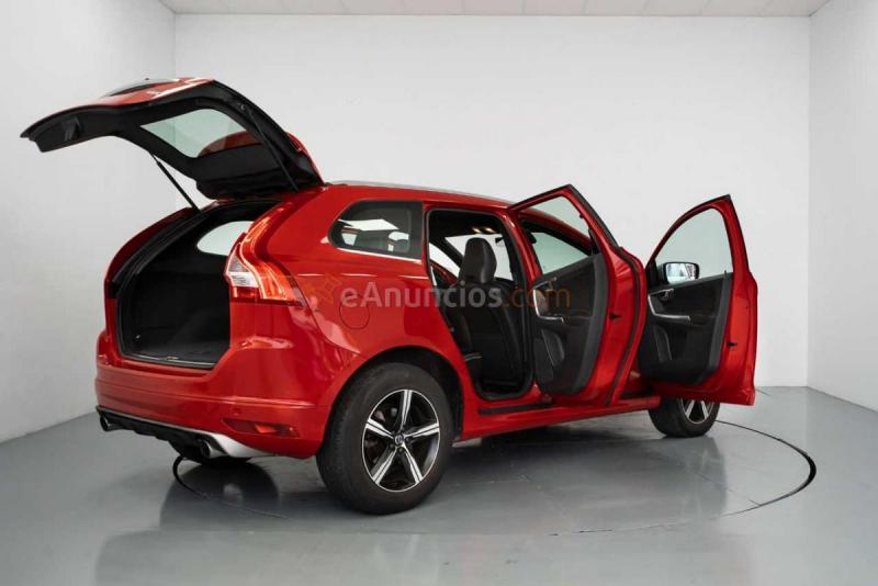 Volvo XC-60 2.0 D3 R-DESIGN 150CV MOMENTUM 