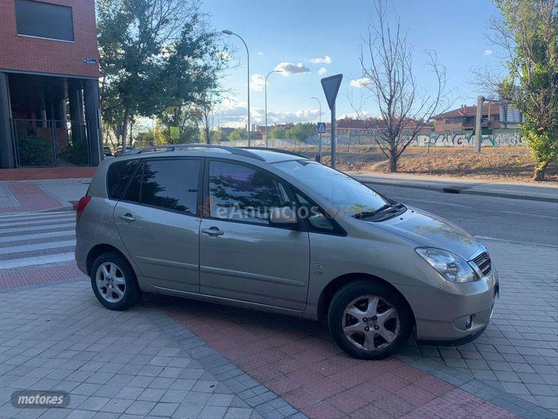 Toyota Corolla Verso 1.8 VVTi Linea Sol de 2003 con 219.811 Km por 3.150 EUR. en Madrid