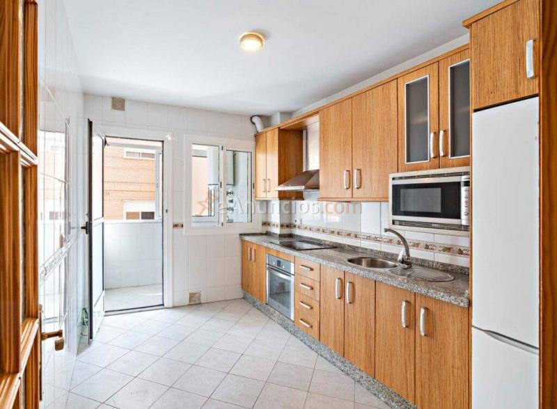 ESPACIOSO PISO FAMILIAR EN EL CENTRO DE EL EJIDO