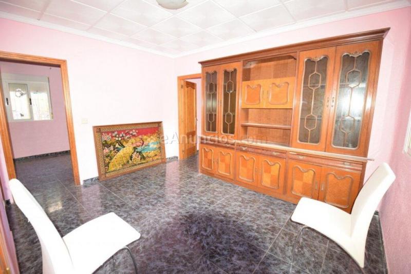 CASA DE PLANTA BAJA CON ORIENTACIÓN A DOS CALLES