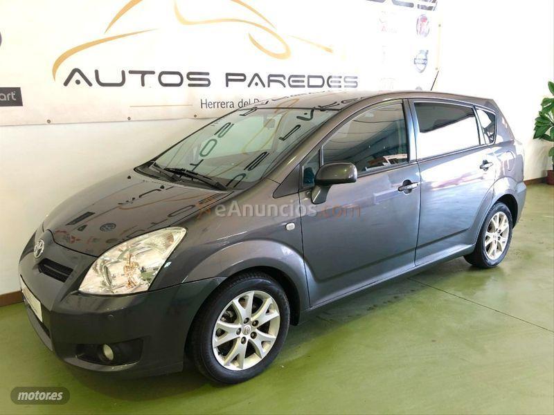 Toyota Corolla Verso 2.2 D4D 136cv Sol de 2008 con 204.000 Km por 4.999 EUR. en Badajoz