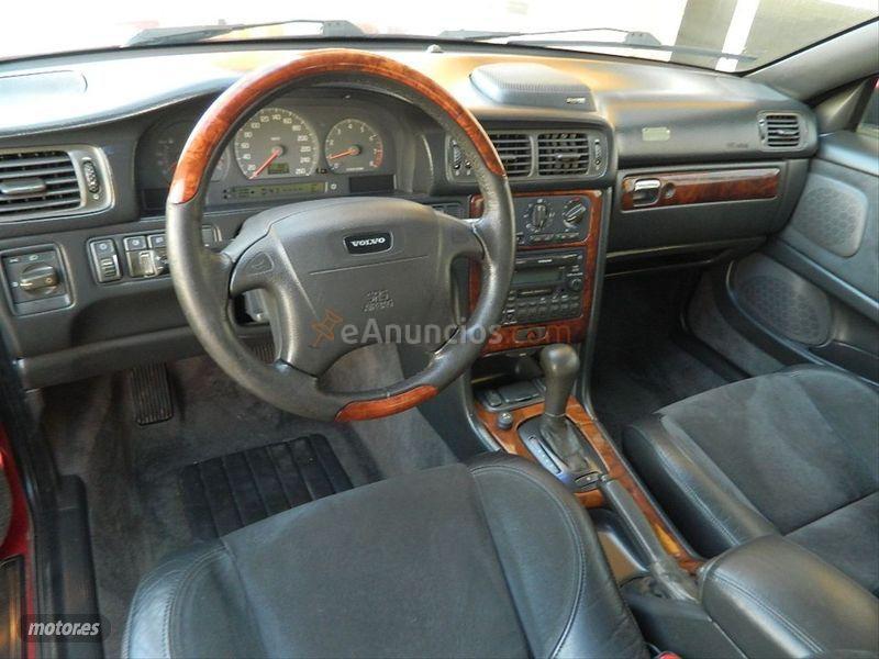Volvo C 70 2.3 TURBO AUTO de 1998 con 200.000 Km por 2.490 EUR. en Lleida