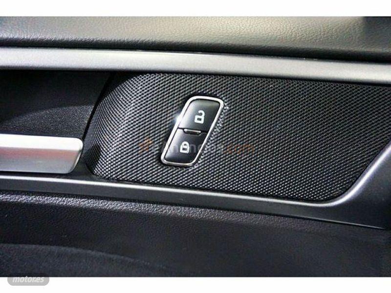 Ford Mondeo SB 2.0TDCI Business 150 de 2017 con 121.797 Km por 14.650 EUR. en Madrid