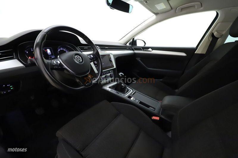 Volkswagen Passat Advance 2.0 TDI 110kW 150CV Variant de 2019 con 74.867 Km por 23.599 EUR. en Malaga
