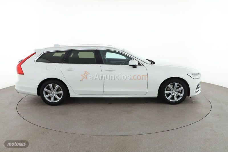 Volvo V 90 2.0 D4 Momentum Auto de 2018 con 54.523 Km por 33.399 EUR. en Malaga